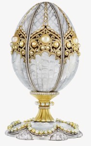 The Fabergé Pearl Egg, 2015 LR - Closed-min